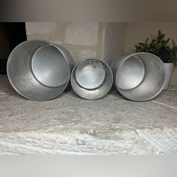Vintage Mid Century Aluminum Ware Canisters set of 3 flawed - Picture 3 of 3